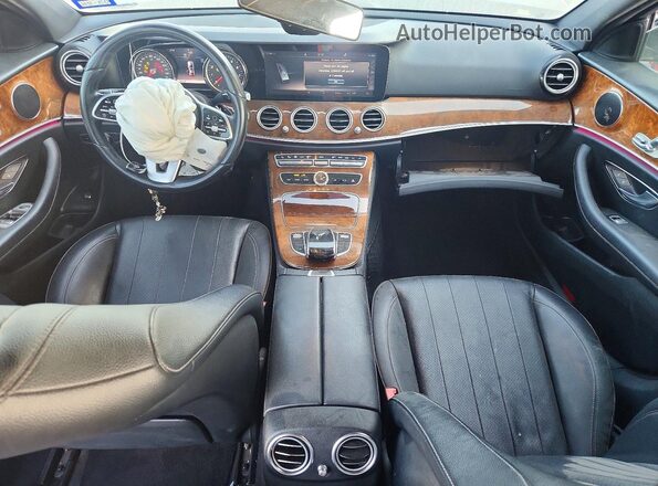 WDDZF4JB5KA563450 2019 MERCEDES-BENZ E Черный Вид панели приборов