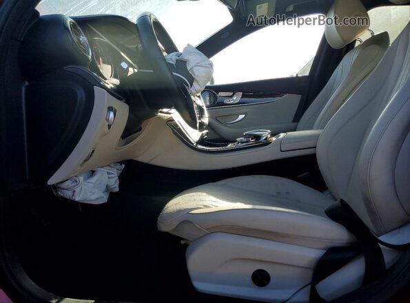 WDDZF4JB5KA689100 2019 MERCEDES-BENZ E Красный Вид салона спереди
