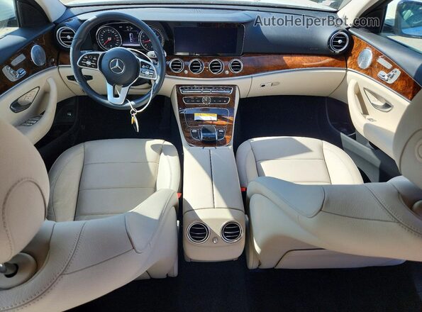 WDDZF4JB6KA653142 2019 MERCEDES-BENZ E Белый Вид панели приборов