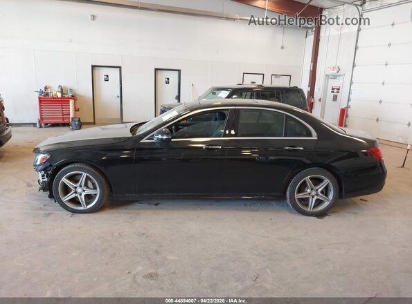 WDDZF4KB0HA012236 2017 MERCEDES-BENZ E-CLASS Черный Панорамный вид салона 360°
