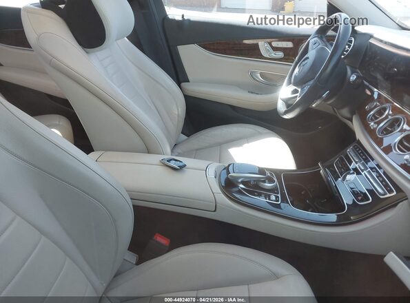 WDDZF4KB4HA281713 2017 MERCEDES-BENZ E-CLASS Белый Вид салона спереди