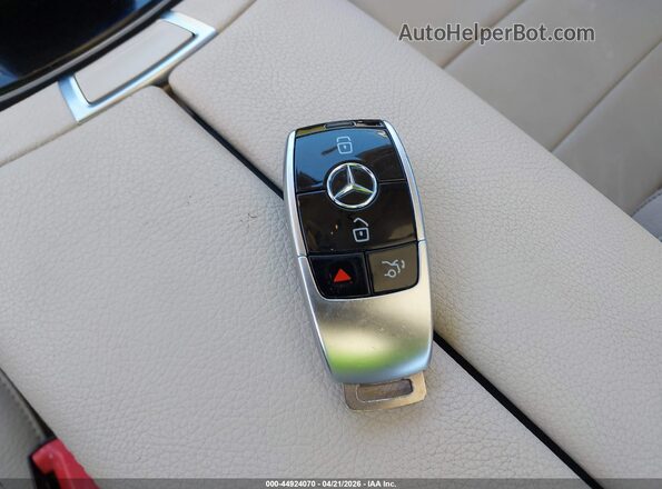 WDDZF4KB4HA281713 2017 MERCEDES-BENZ E-CLASS Белый Вид панели приборов