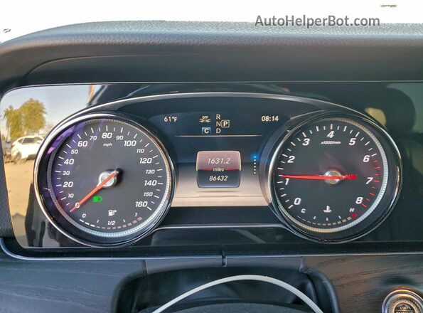 WDDZF6JB2KA514086 2019 MERCEDES-BENZ E White ხელსაწყოთა პანელის ხედი