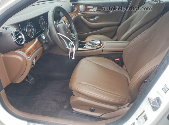 WDDZH6JB2KA525969 2019 MERCEDES-BENZ E White Widok wnętrza z przodu