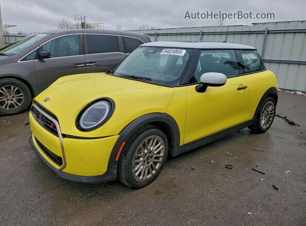 WMW23GD09S2X14278 2025 MINI COOPER Желтый Передняя левая четверть