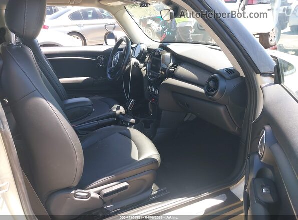 WMWXR3C09L2M62077 2020 MINI HARDTOP White წინა სალონის ხედი