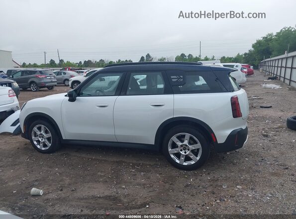 WMZ23GA05S7S16573 2025 MINI COUNTRYMAN Белый Панорамный вид салона 360°