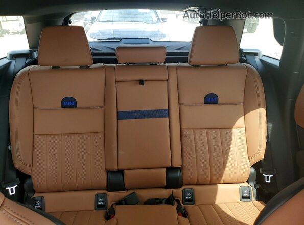 WMZ23GA08T7T82989 2026 MINI COUNTRYMAN Красный Вид задних сидений