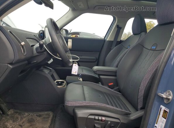 WMZ23GA09S7S03499 2025 MINI COUNTRYMAN Blue Widok wnętrza z przodu