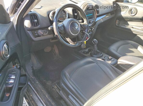 WMZYV5C54K3F57703 2019 MINI COOPER Белый Вид панели приборов