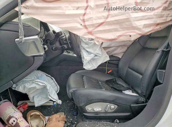 WP0AA2A72GL000082 2016 PORSCHE PANAMERA Белый Вид салона спереди