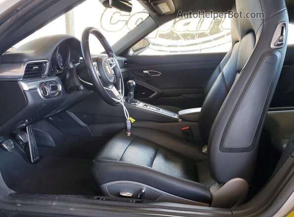 WP0AA2A92JS105980 2018 PORSCHE 911 Silver Widok wnętrza z przodu