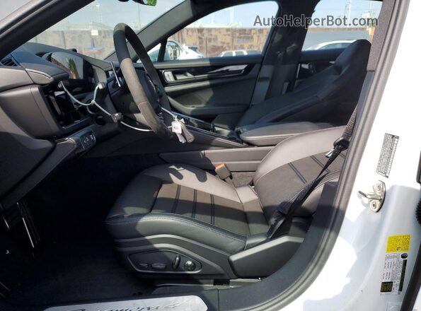 WP0AA2YA5SL000703 2025 PORSCHE PANAMERA White Widok wnętrza z przodu