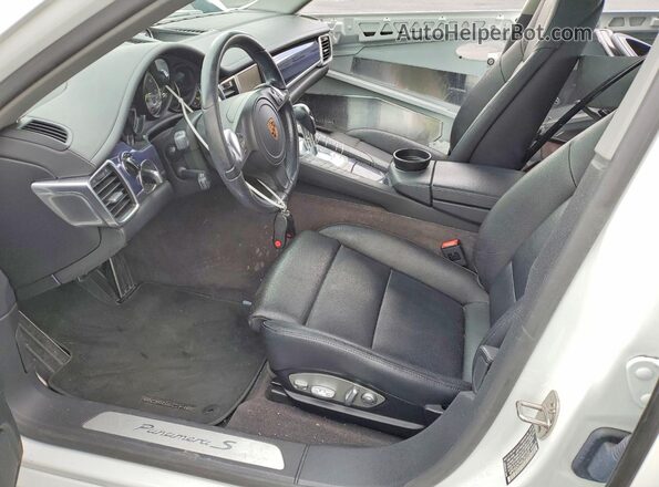 WP0AD2A74GL041045 2016 PORSCHE PANAMERA White Widok wnętrza z przodu