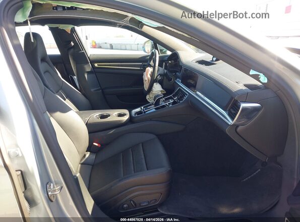 WP0AJ2A74PL101804 2023 PORSCHE PANAMERA Серебряный Вид салона спереди