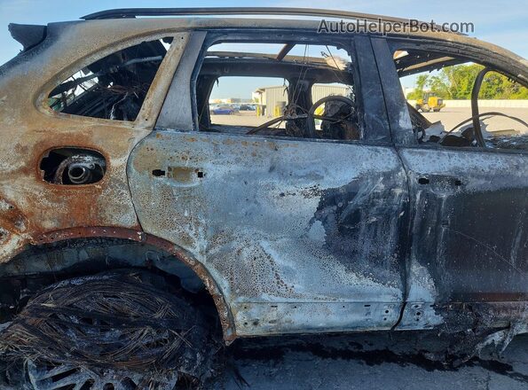 WP1AA2A23HKA92149 2017 PORSCHE CAYENNE Пожар Вид задней части салона