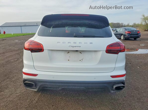 WP1AA2A25HKA86174 2017 PORSCHE CAYENNE White Widok z tyłu