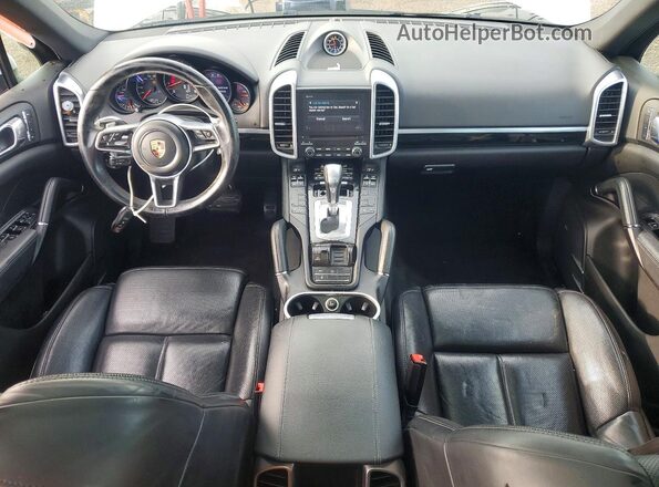 WP1AA2A25HKA86174 2017 PORSCHE CAYENNE White Widok deski rozdzielczej