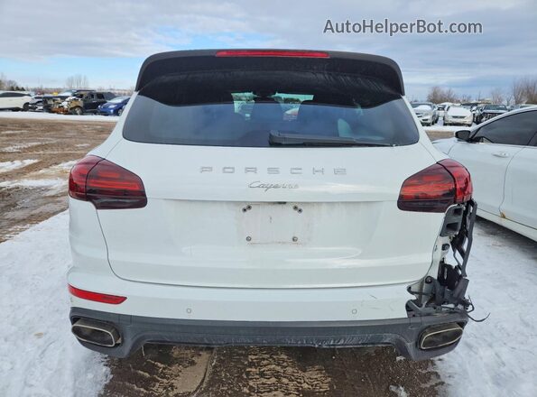 WP1AA2A25HKA90144 2017 PORSCHE CAYENNE Белый Вид сзади