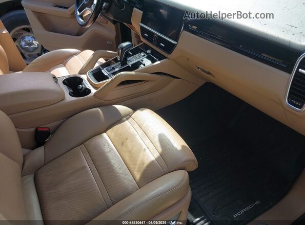 WP1AA2AY1KDA04828 2019 PORSCHE CAYENNE Черный Вид салона спереди