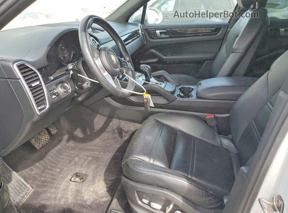 WP1AA2AY2KDA00805 2019 PORSCHE CAYENNE White Widok wnętrza z przodu