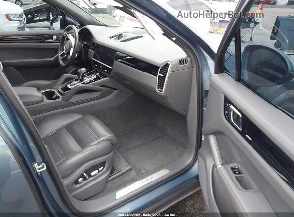 WP1AA2AY2KDA12081 2019 PORSCHE CAYENNE Синий Вид салона спереди