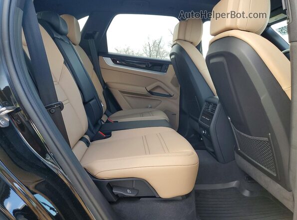 WP1AA2AY2SDA06765 2025 PORSCHE CAYENNE Черный Вид задней части салона