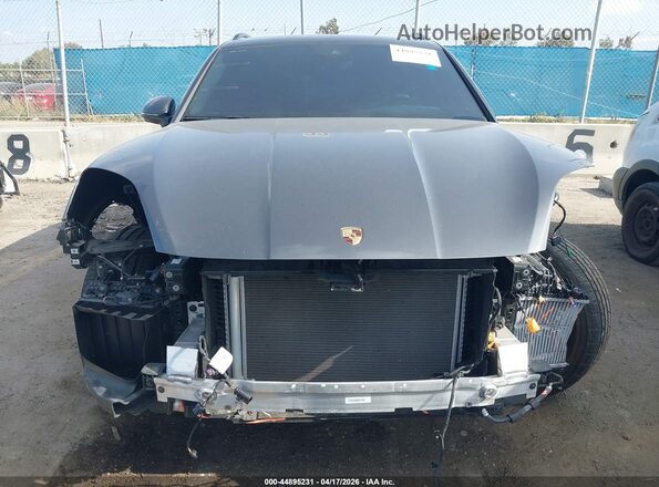 WP1AA2AY3SDA02644 2025 PORSCHE CAYENNE Gray Widok wnętrza z tyłu