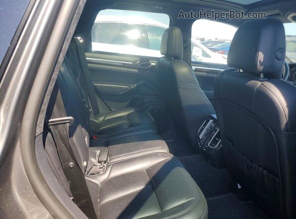 WP1AC2A2XHLA93027 2017 PORSCHE CAYENNE Silver Вид задніх сидінь