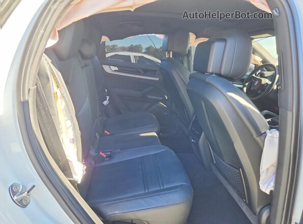 WP1BA2AY6RDA54574 2024 PORSCHE CAYENNE Белый Вид задней части салона