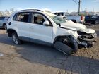2018 Volkswagen Tiguan Limited Белый vin: WVGAV7AX2JK002053