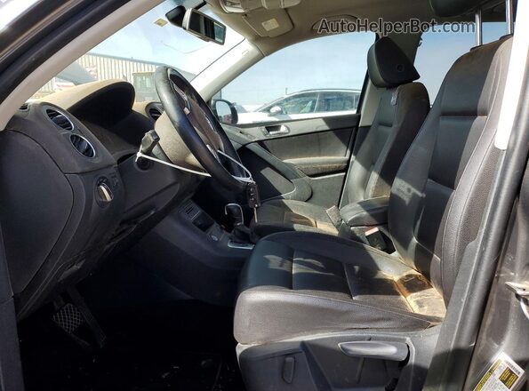 WVGAV7AXXGW514144 2016 VOLKSWAGEN TIGUAN Серый Вид салона спереди