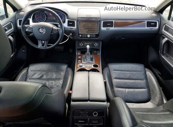 WVGEF9BP3GD012760 2016 VOLKSWAGEN TOUAREG Белый Вид панели приборов