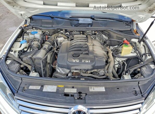 WVGEF9BP3GD012760 2016 VOLKSWAGEN TOUAREG Белый Вид подкапотного пространства