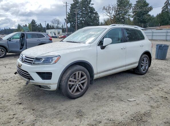 WVGEF9BP9GD010835 2016 VOLKSWAGEN TOUAREG Белый Передняя левая четверть