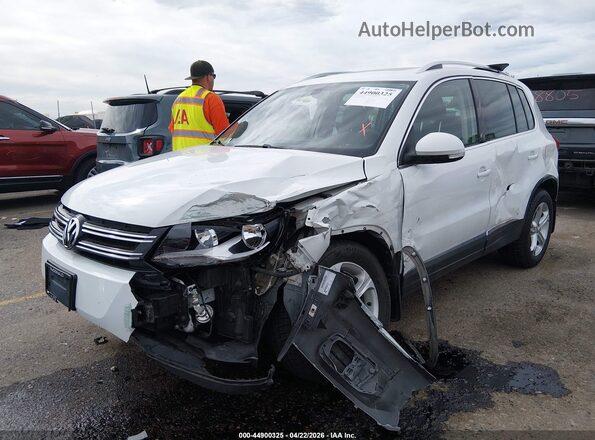 WVGSV7AX2HK012287 2017 VOLKSWAGEN TIGUAN White Przód lewy