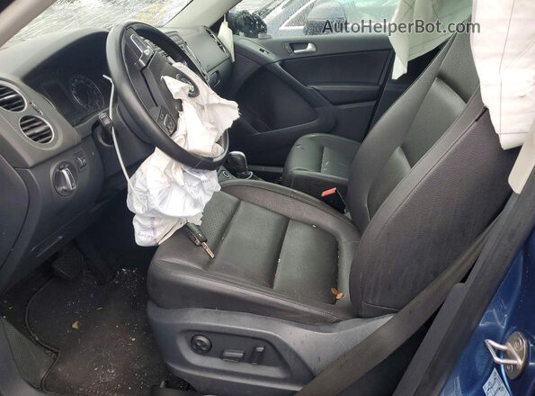 WVGSV7AX5HK004572 2017 VOLKSWAGEN TIGUAN Blue Widok wnętrza z przodu