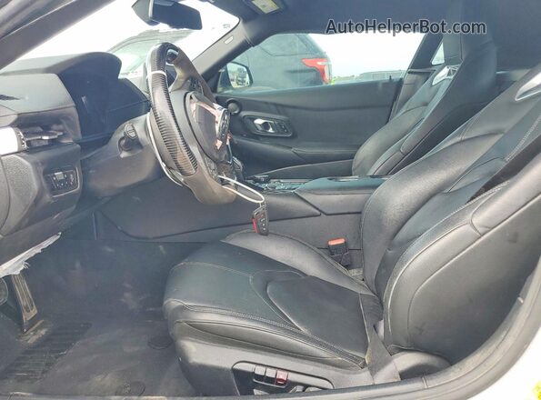 WZ1DB0C07MW042001 2021 TOYOTA GR White Widok wnętrza z przodu