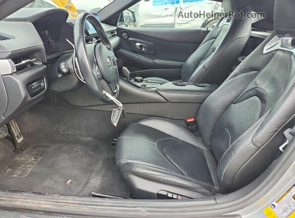 WZ1DB4C01LW028360 2020 TOYOTA GR Silver Widok wnętrza z przodu