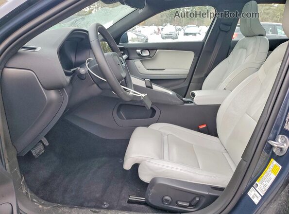 YSMFD3KA9RL217827 2024 POLESTAR 2 Charcoal Widok wnętrza z przodu