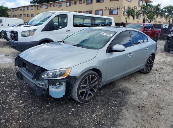 YV126MFL2J2453293 2018 VOLVO S60 Серебряный Передняя левая четверть