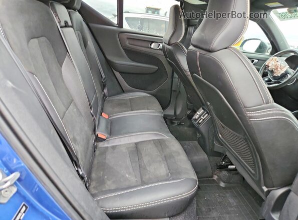 YV4162UM2L2203327 2020 VOLVO XC40 Синий Вид задней части салона