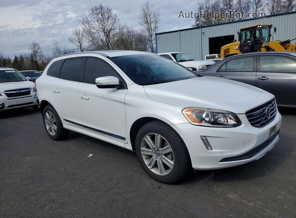 YV440MRUXH2156350 2017 VOLVO XC60 Белый Передняя правая четверть