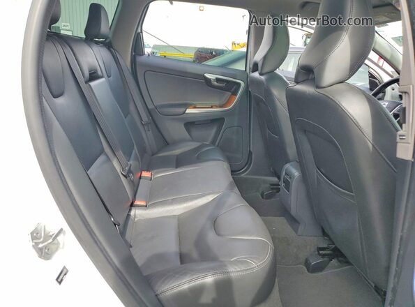 YV440MRUXH2156350 2017 VOLVO XC60 Белый Вид задних сидений