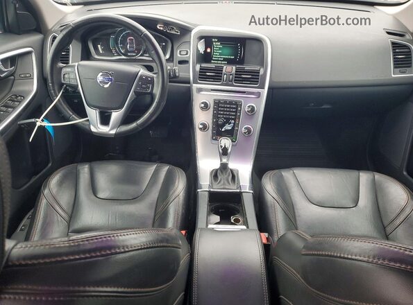 YV449MRR3H2000748 2017 VOLVO XC60 Silver Widok deski rozdzielczej