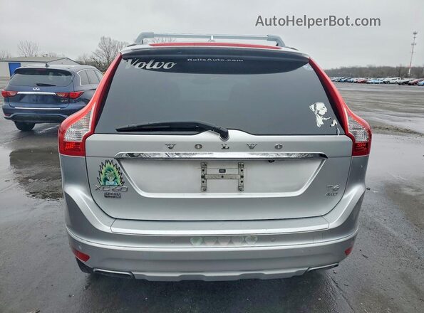 YV449MRR3H2000748 2017 VOLVO XC60 Silver Widok z tyłu