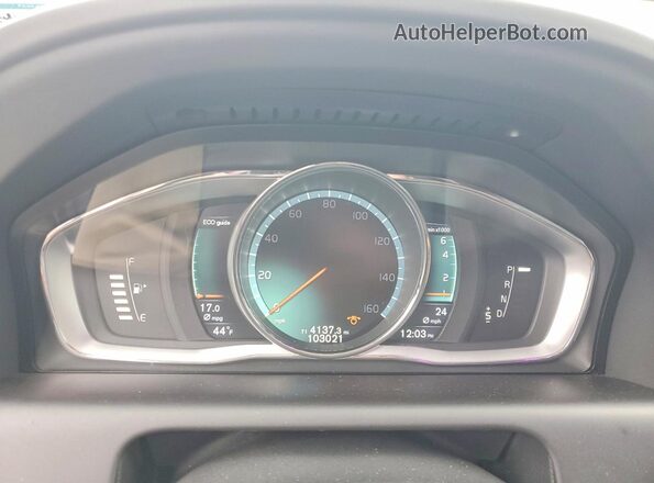 YV449MRR3H2000748 2017 VOLVO XC60 Silver Widok zestawu wskaźników