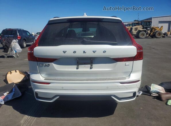 YV4BR0DM2N1904748 2022 VOLVO XC60 White Вид ззаду