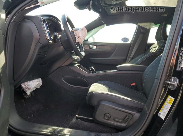 YV4ED3GL9P2050709 2023 VOLVO C40 Черный Вид салона спереди