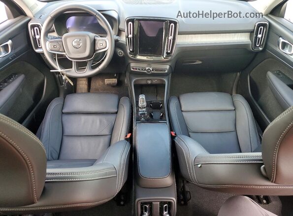 YV4L12UCXT2719840 2026 VOLVO XC40 Silver Vista del salpicadero